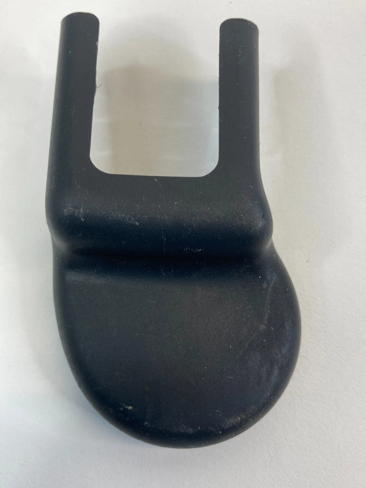 2011-2016 HYUNDAI ELANTRA FRONT RIGHT SIDE INNER TRACK END COVER TRIM CAP OEM