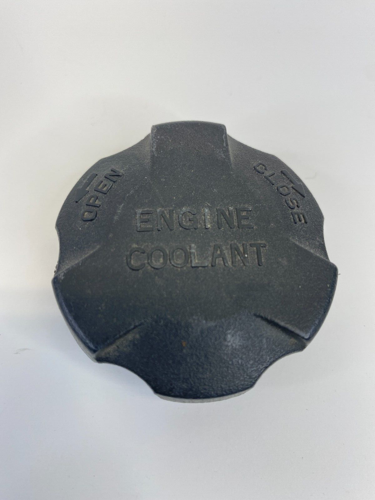 2009 2010 2011 Kia Borrego Engine Coolant Tank Reservoir Cover Cap OEM