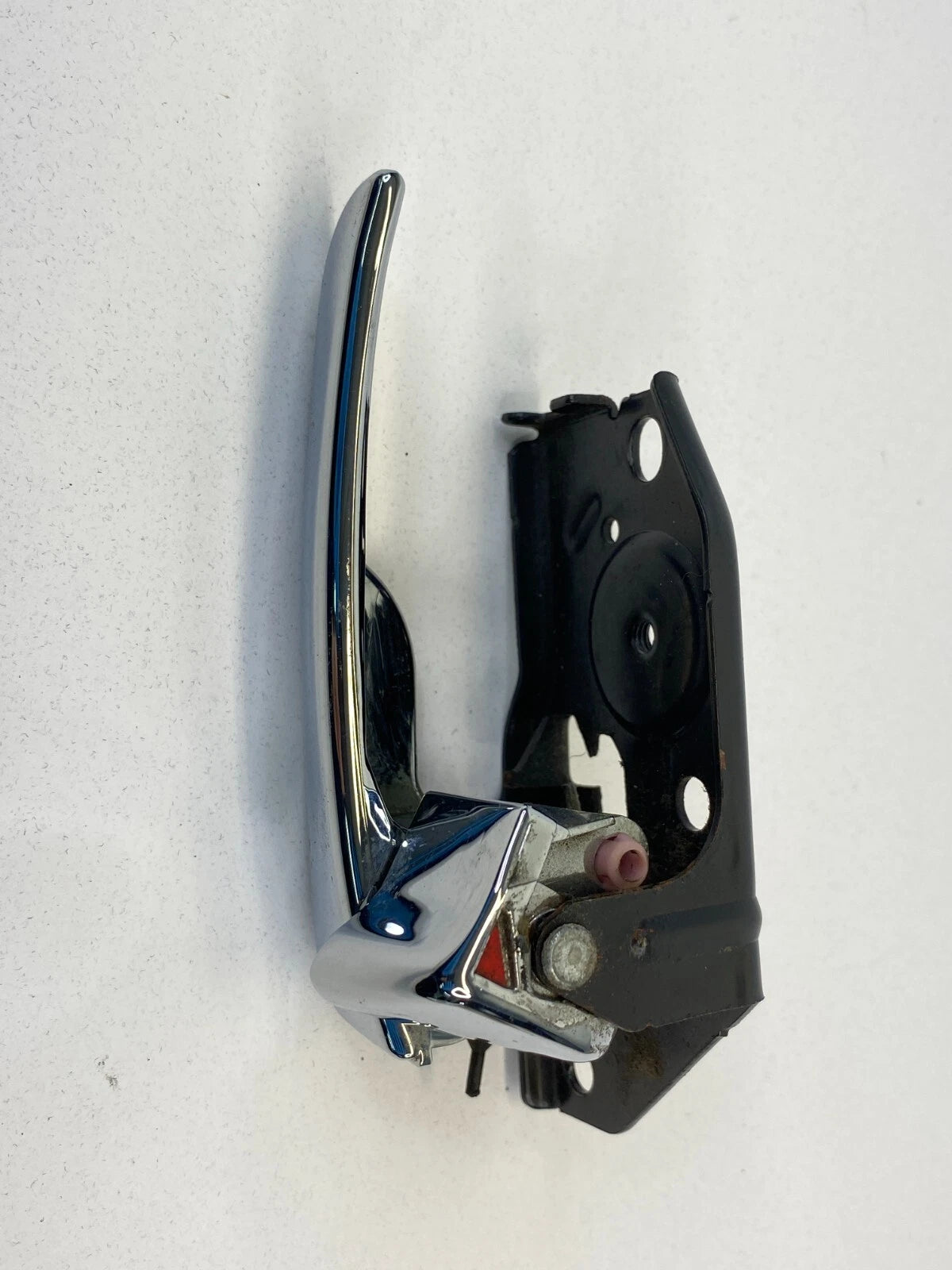 2002-2005 HYUNDAI SONATA REAR RIGHT PASSENGER SIDE INNER DOOR HANDLE ASSEMBLY