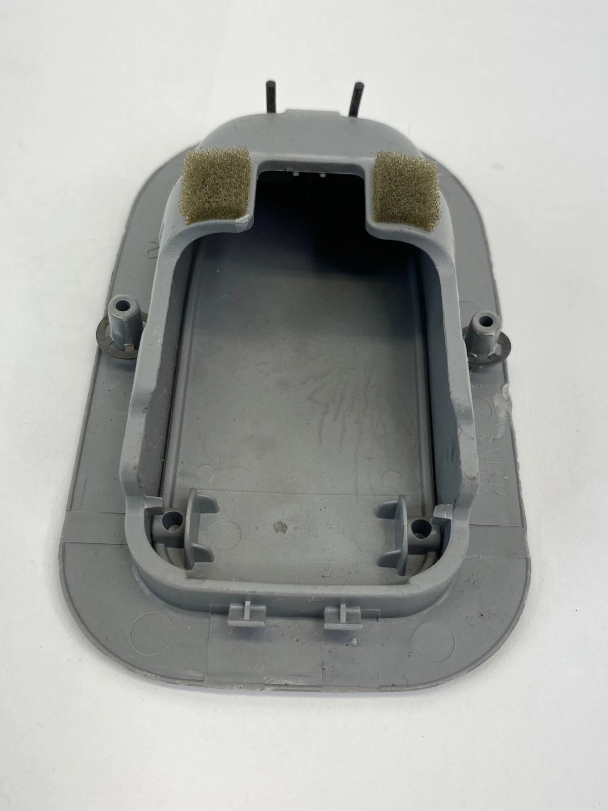 2007-2010 HYUNDAI ELANTRA SEDAN BACK SEAT CHILD ANCHOR COVER TRIM PLATE OEM