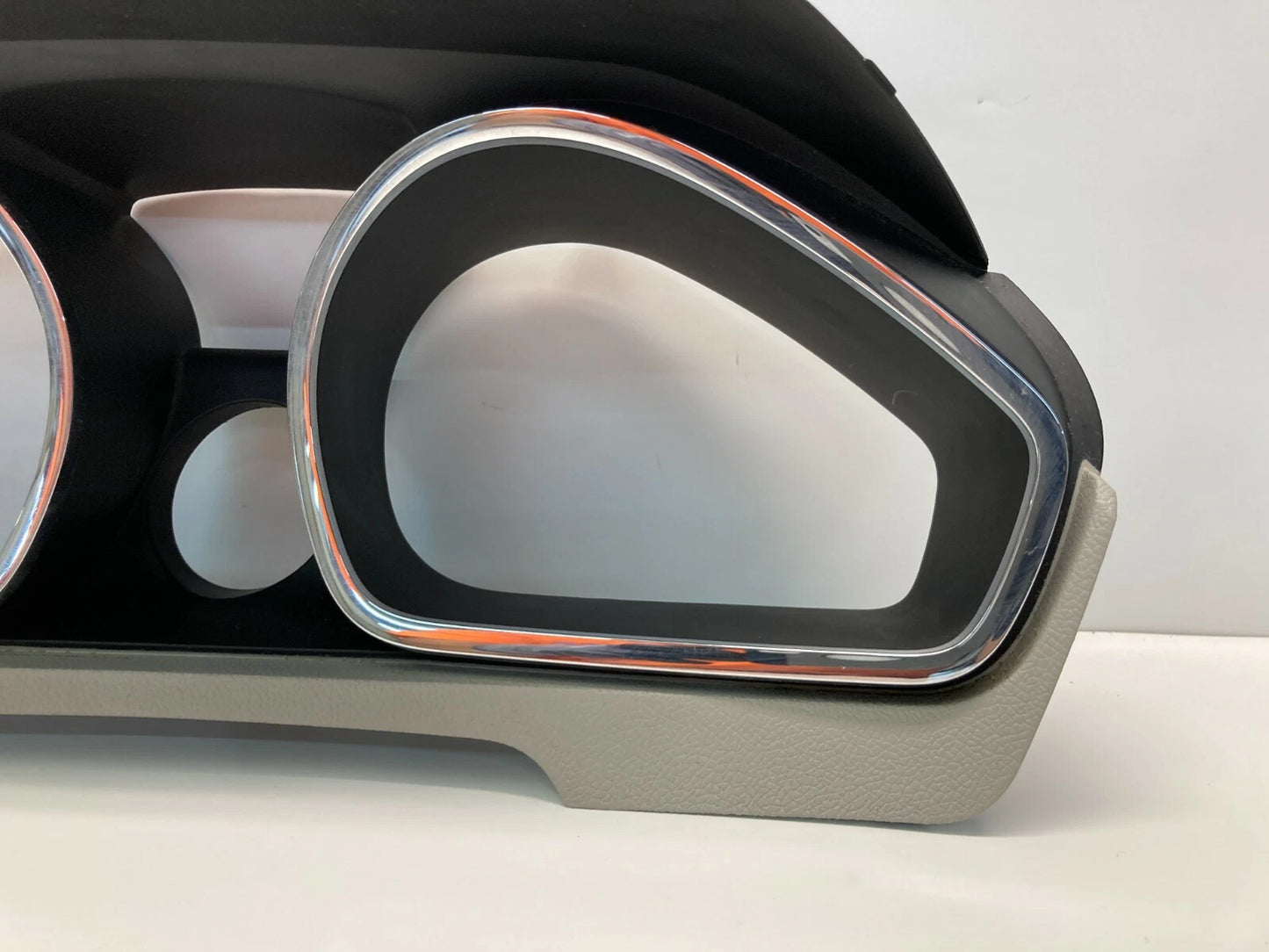 2009-2012 CHEVROLET TRAVERSE DASH SPEEDOMETER CLUSTER BEZEL TRIM 20836172 OEM
