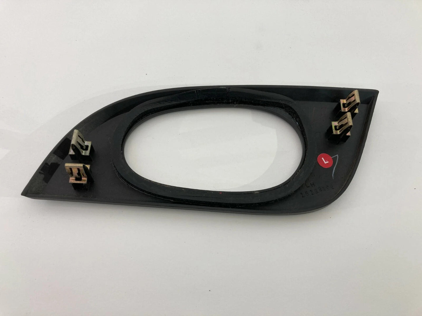 02-09 GMC ENVOY 02-06 ENVOY XL LEFT DRIVER SIDE INNER DOOR HANDLE COVER BEZEL