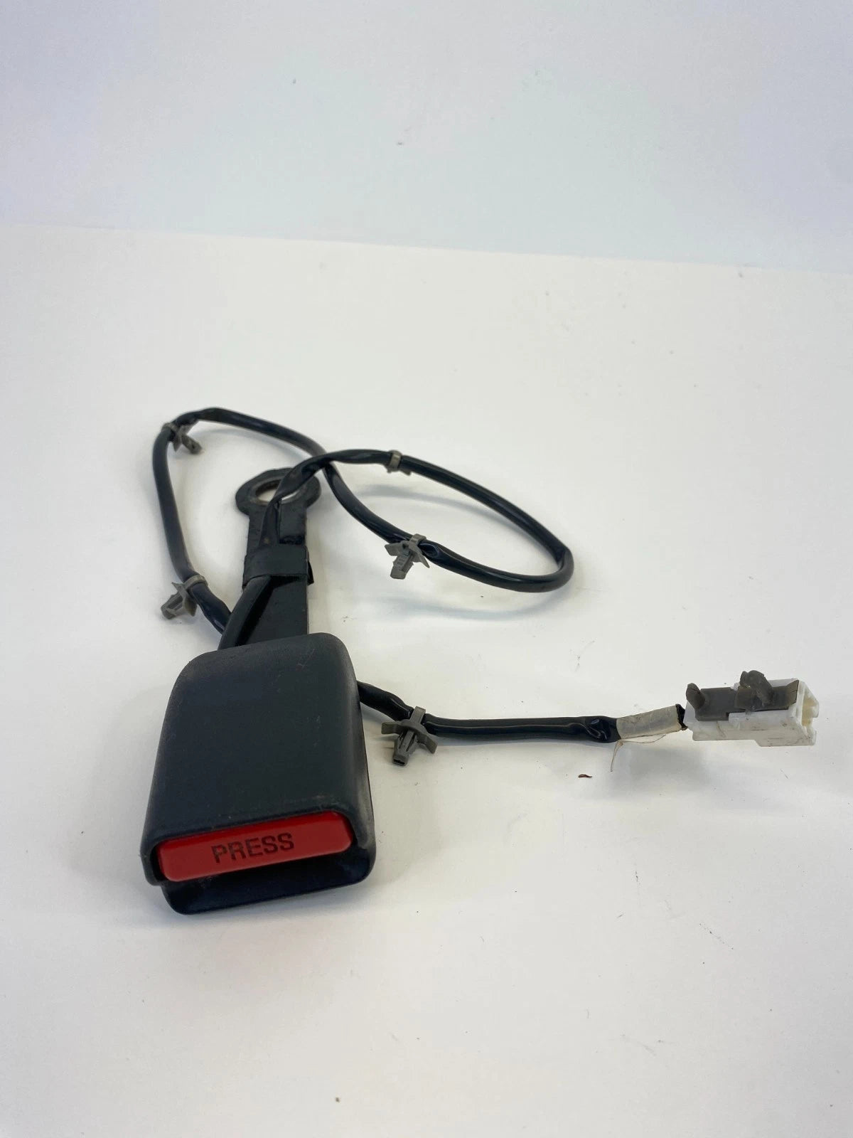 16-19 Nissan Versa Front Right Side Seat Belt Buckle Assembly 86843-9KN0B OEM