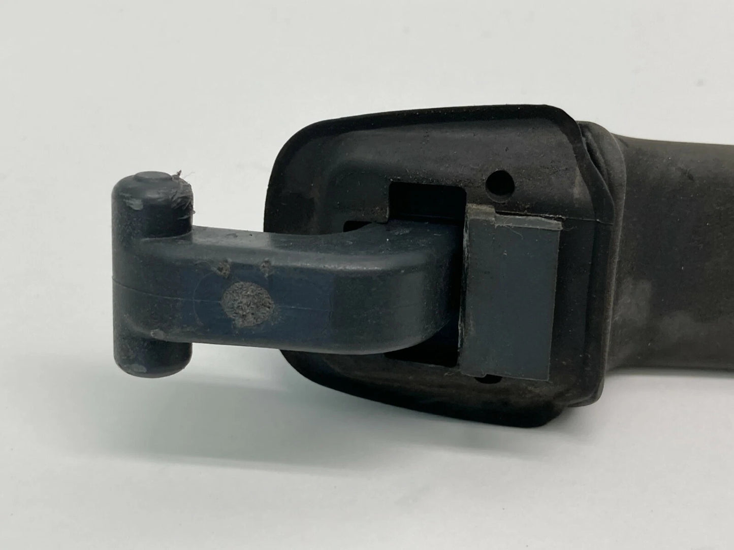 93 94 95 96 97 VOLVO 850 REAR LEFT SIDE EXTERIOR OUTER DOOR HANDLE ASSEMBLY OEM