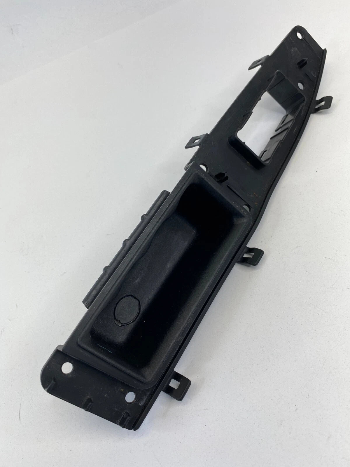 11-17 JEEP PATRIOT REAR RIGHT SIDE DOOR WINDOW SWITCH BEZEL TRIM W PULL HANDLE
