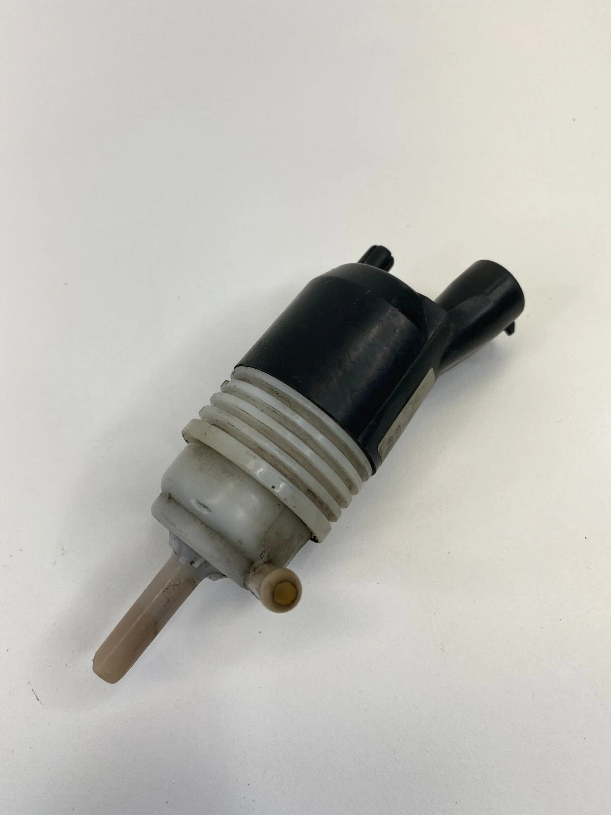 2005-2009 CHEVROLET TRAILBLAZER REAR WINDOW WASHER FLUID PUMP 10386728 OEM