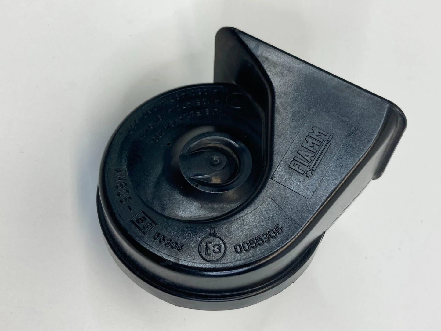 2004-2008 MITSUBISHI ENDEAVOR NOTE PITCH TONE HORN SIGNAL SIREN E30055306