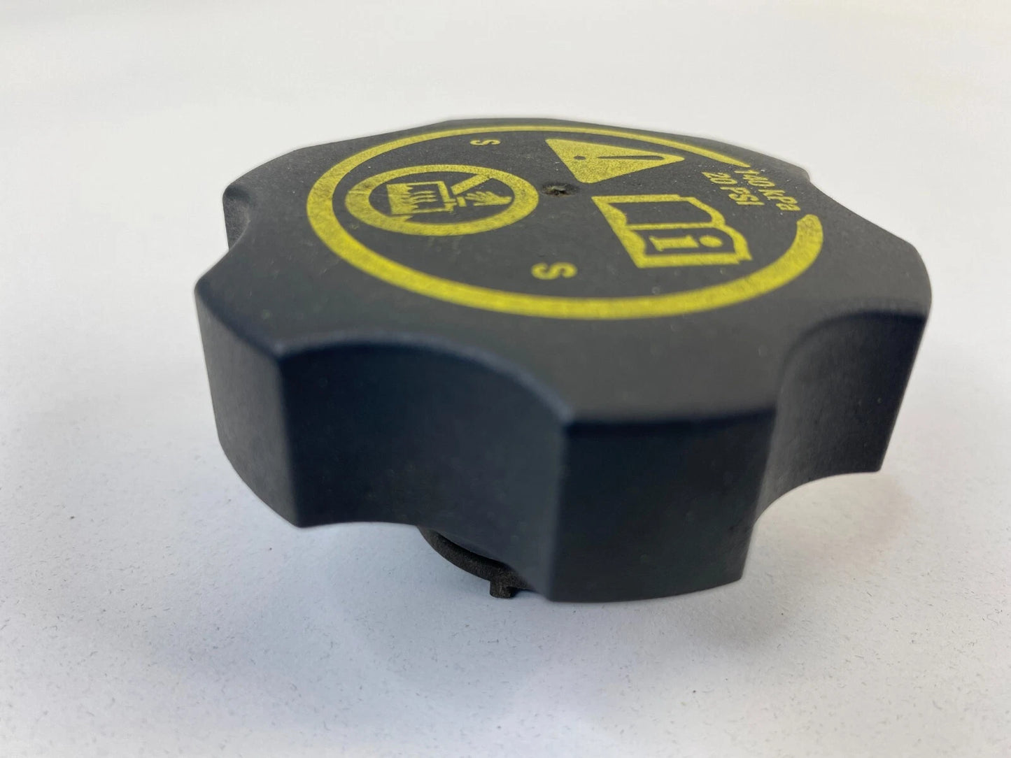 2013-2024 CHEVROLET MALIBU RADIATOR COOLANT OVERFLOW TANK CAP LID 316702182 OEM