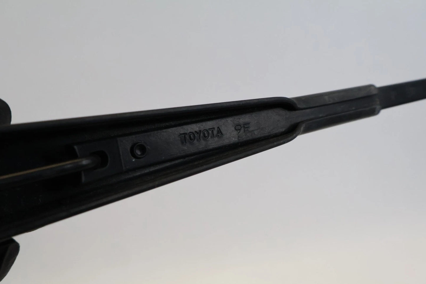 2000-2006 TOYOTA TUNDRA 01-07 SEQUOIA FRONT WINDSHIELD WIPER ARM PAIR SET