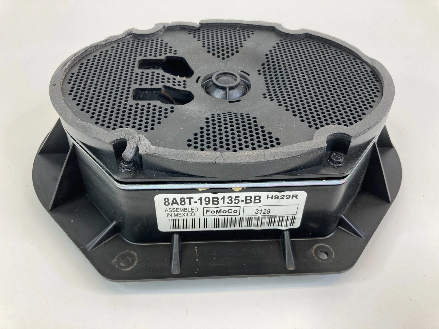 2009-2019 FORD FLEX REAR LEFT SIDE DOOR SPEAKER AUDIO 8A8T-18808-BA OEM