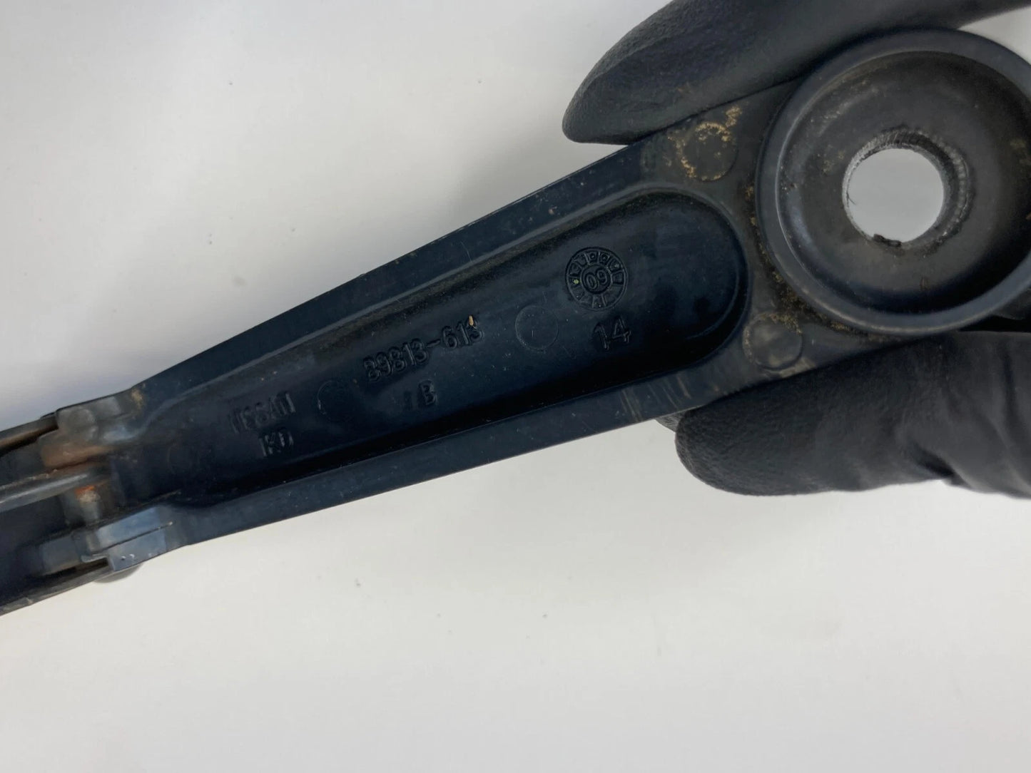 2006-2010 INFINITI QX56 FRONT RIGHT & LEFT WINDSHIELD WIPER ARM PAIR 89813-613