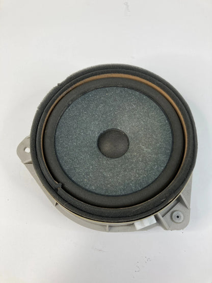 2001-2005 TOYOTA RAV4 RAV-4 REAR LEFT DOOR SPEAKER AUDIO 86160-42070 OEM