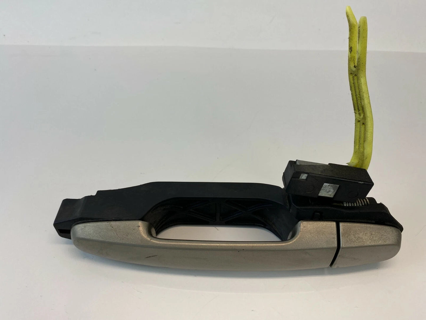 2004-2009 TOYOTA PRIUS REAR LEFT SIDE EXTERIOR DOOR HANDLE ASSEMBLY OEM