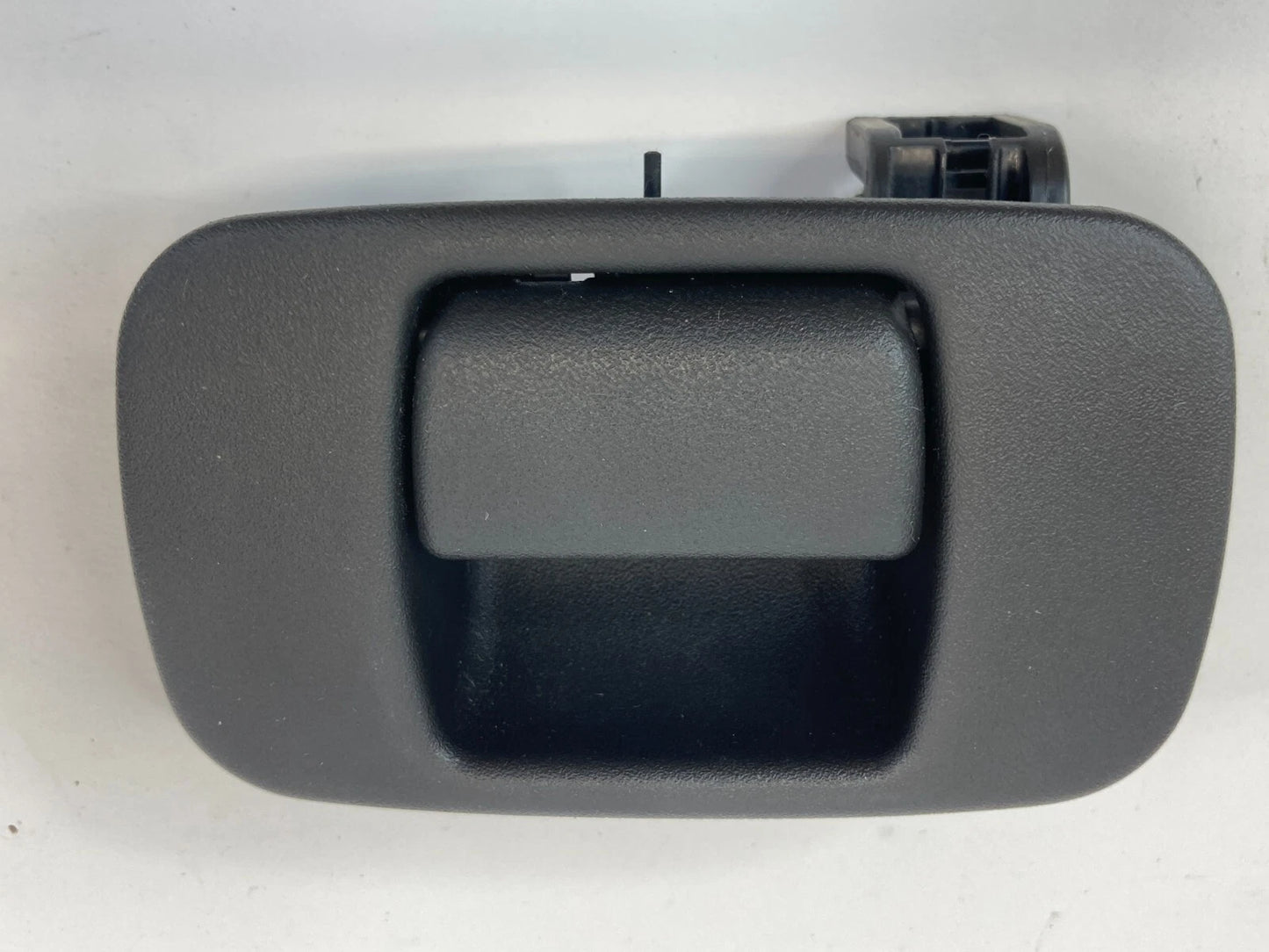 2005 2006 2007 2008 2009 2010 PONTIAC G6 GLOVE BOX LATCH LOCK HANDLE 10382765
