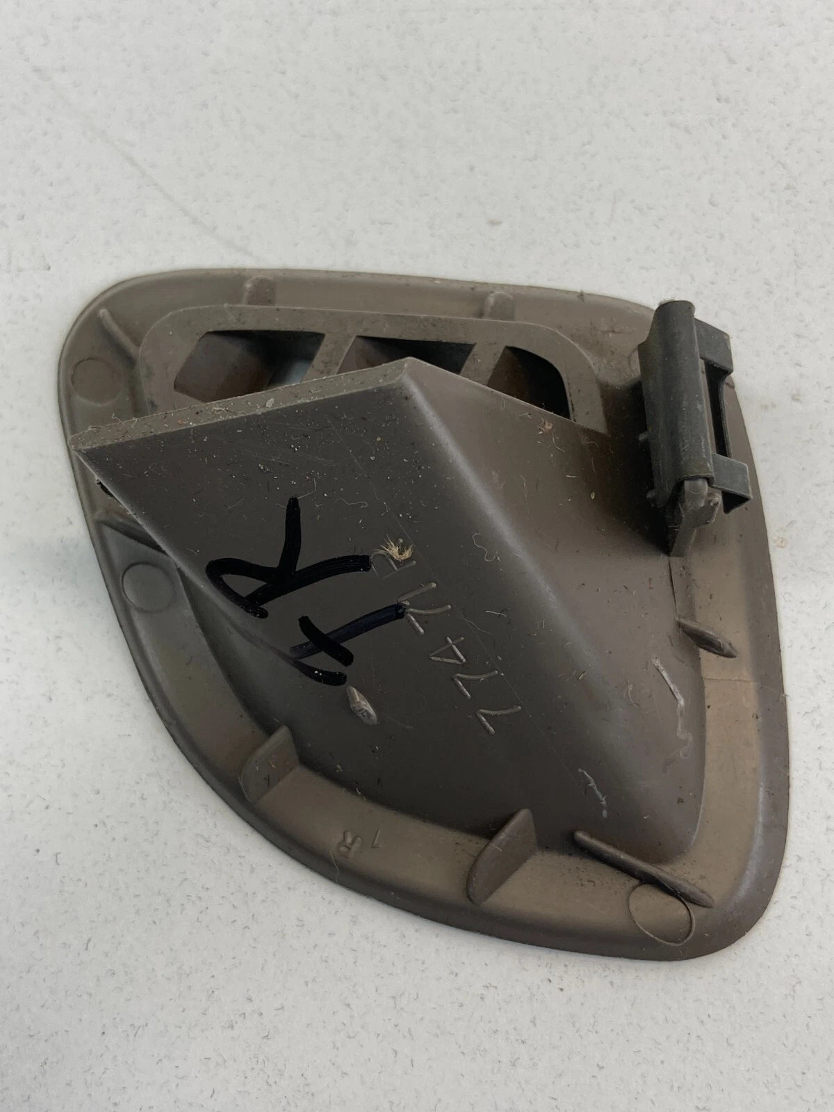 1994-1997 HONDA ACCORD SEDAN DASH RIGHT PASSENGER SIDE AC AIR VENT DEFROST 77471
