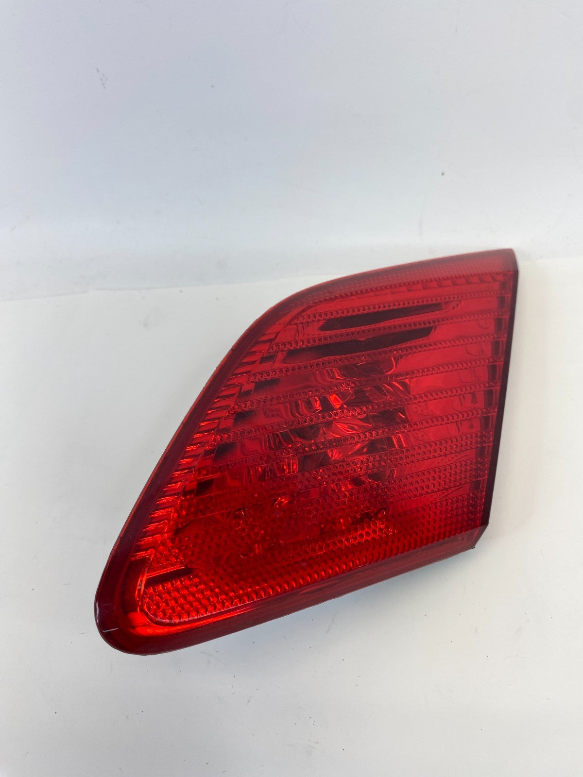 2003 2004 Toyota Avalon Right Inner Trunk Lid Tail Light Taillight OEM