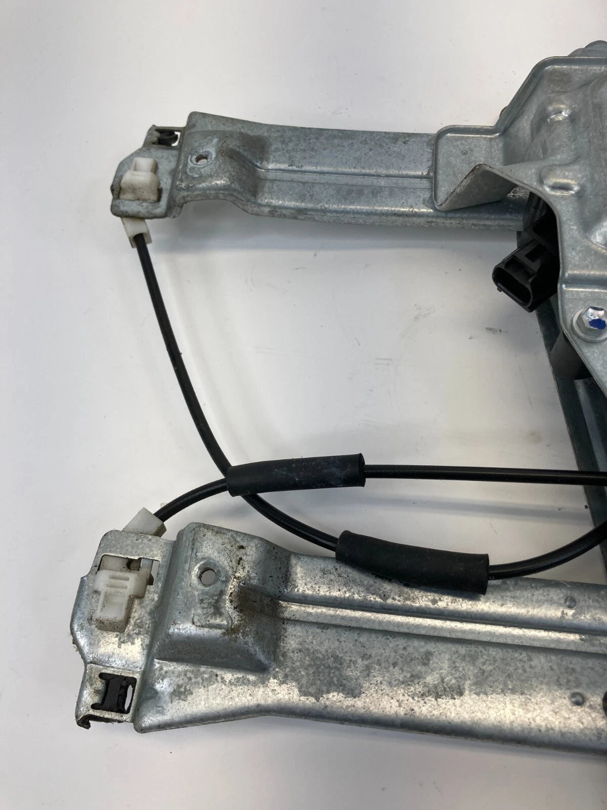 2004-2012 MITSUBISHI GALANT FRONT RIGHT DOOR POWER WINDOW MOTOR W/ REGULATOR OEM