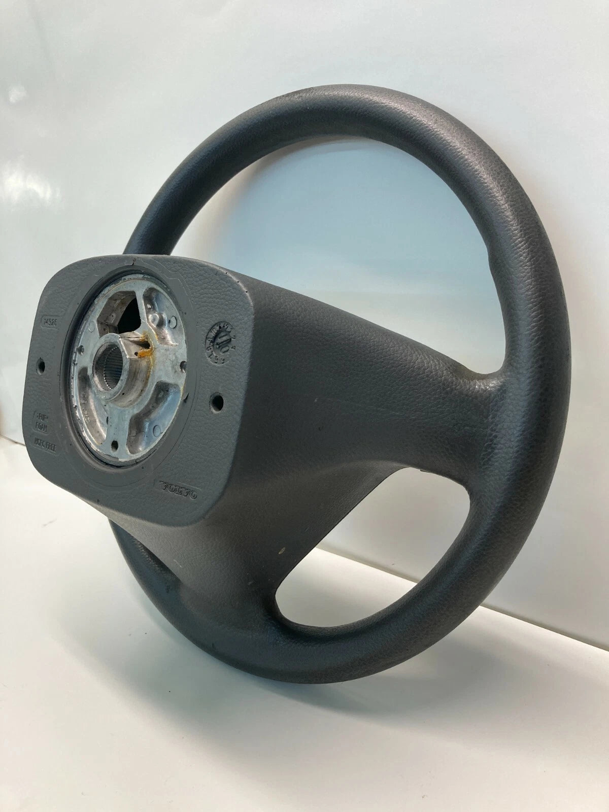 2001-2004 VOLVO S60 STEERING WHEEL 3 SPOKE W/CRUISE & RADIO CONTROL SWITCH OEM