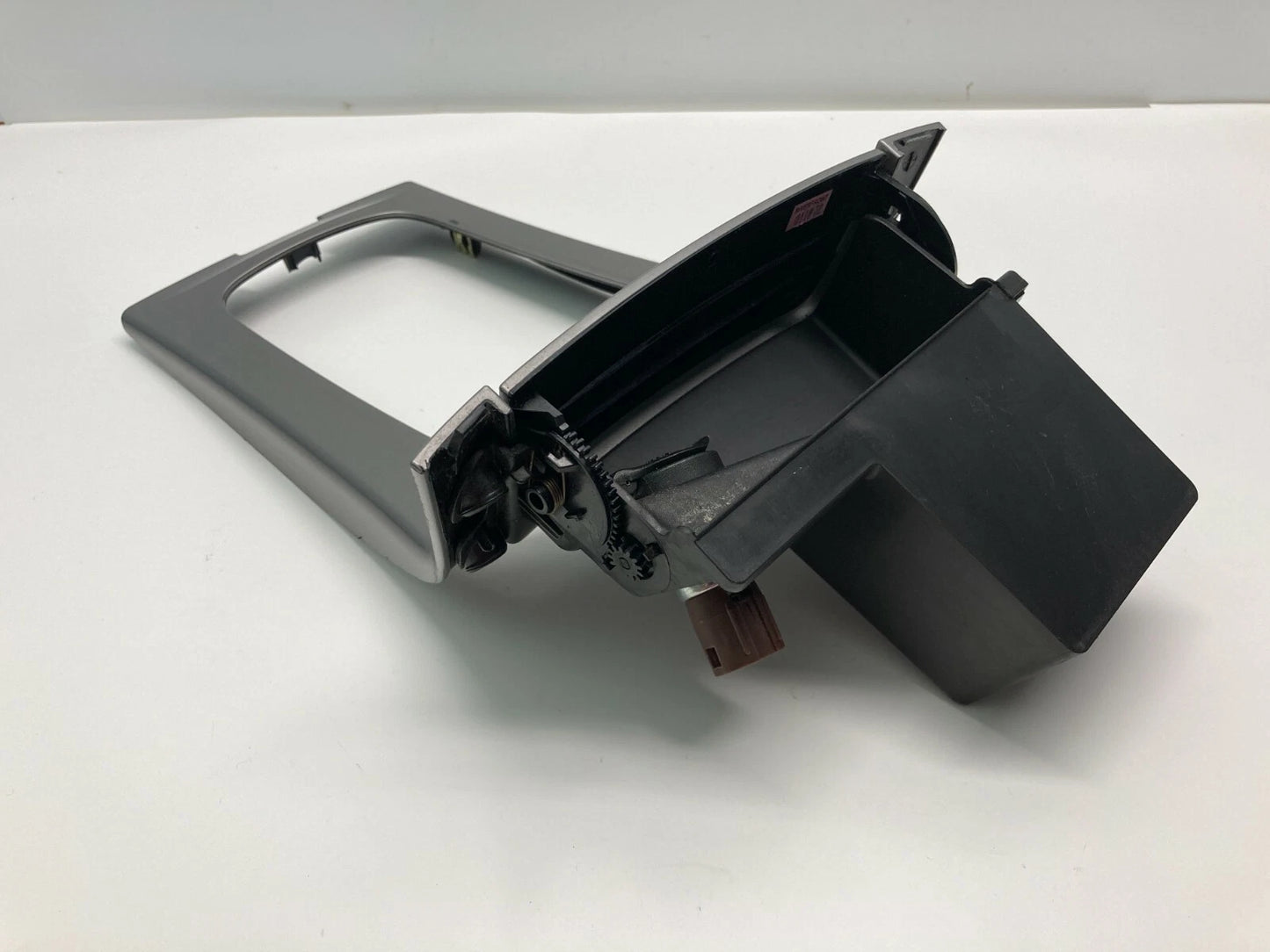 07 08 09 SATURN AURA CENTER CONSOLE SHIFTER SHIFT TRIM BEZEL W/ POWER OUTLET OEM