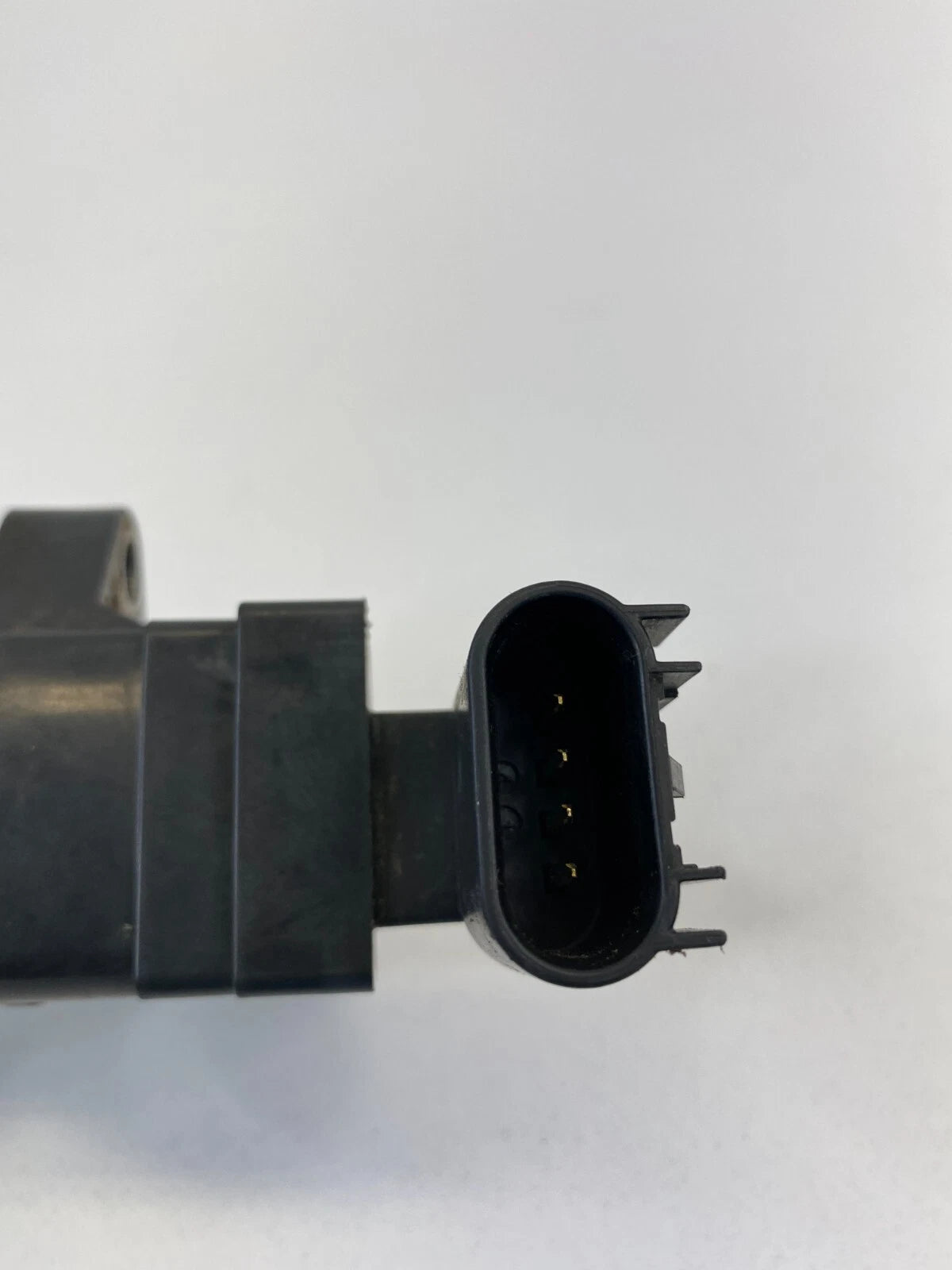 11-17 BUICK REGAL 2012-2017 VERANO 2.4L L4 ENGINE IGNITION COIL IGNITOR 12638824