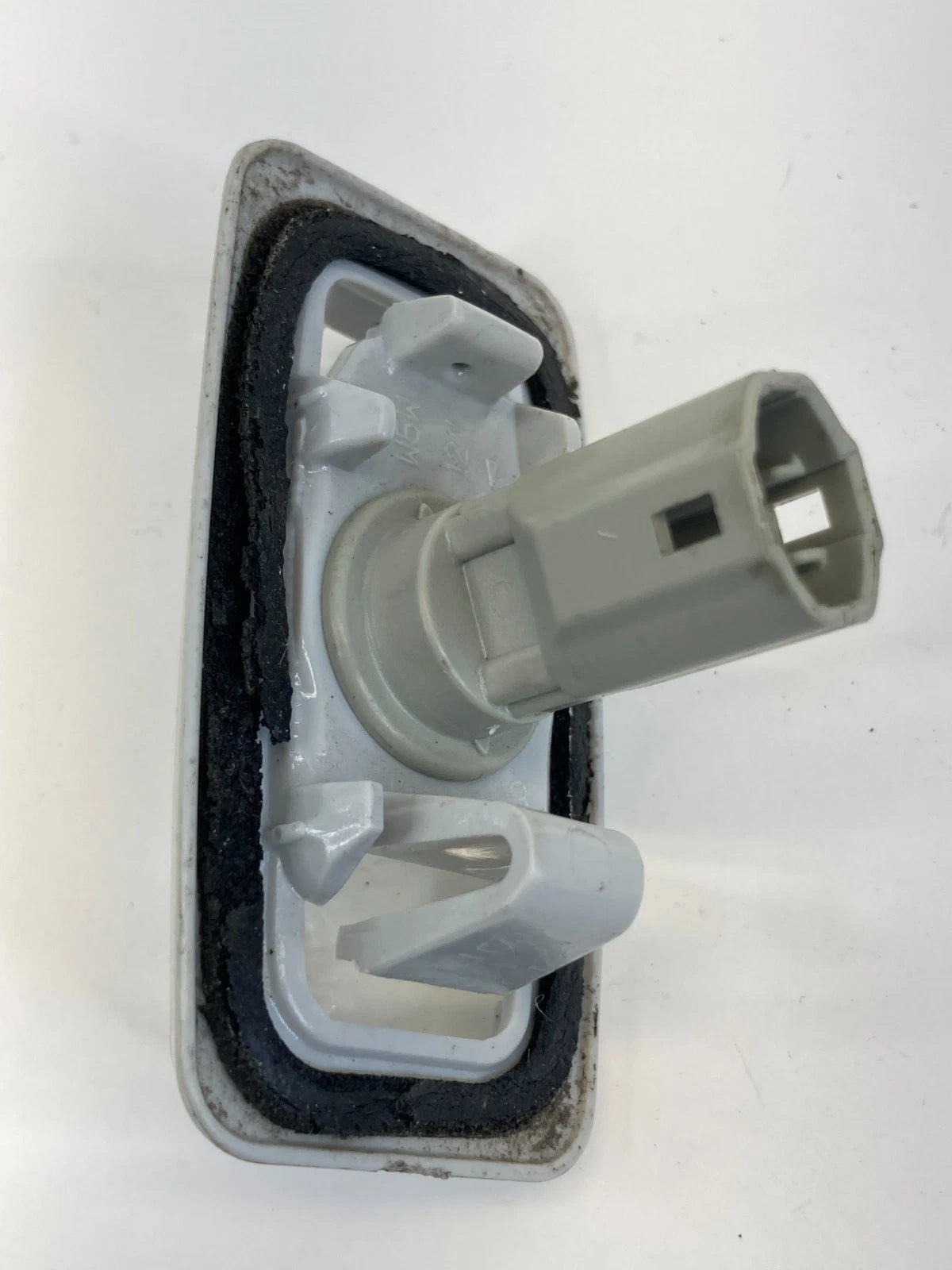 2003-2008 TOYOTA COROLLA 00-04 AVALON REAR TRUNK LICENSE PLATE LIGHT LAMP OEM