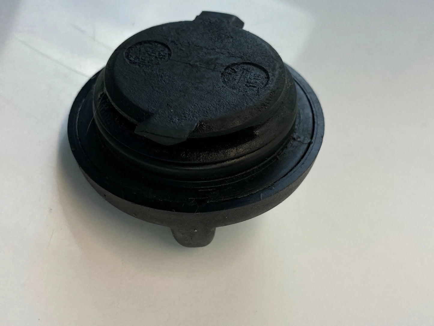 2008 SATURN ASTRA HATCHBACK ENGINE OIL FLUID FILLER CAP FLUID TOP COVER OEM