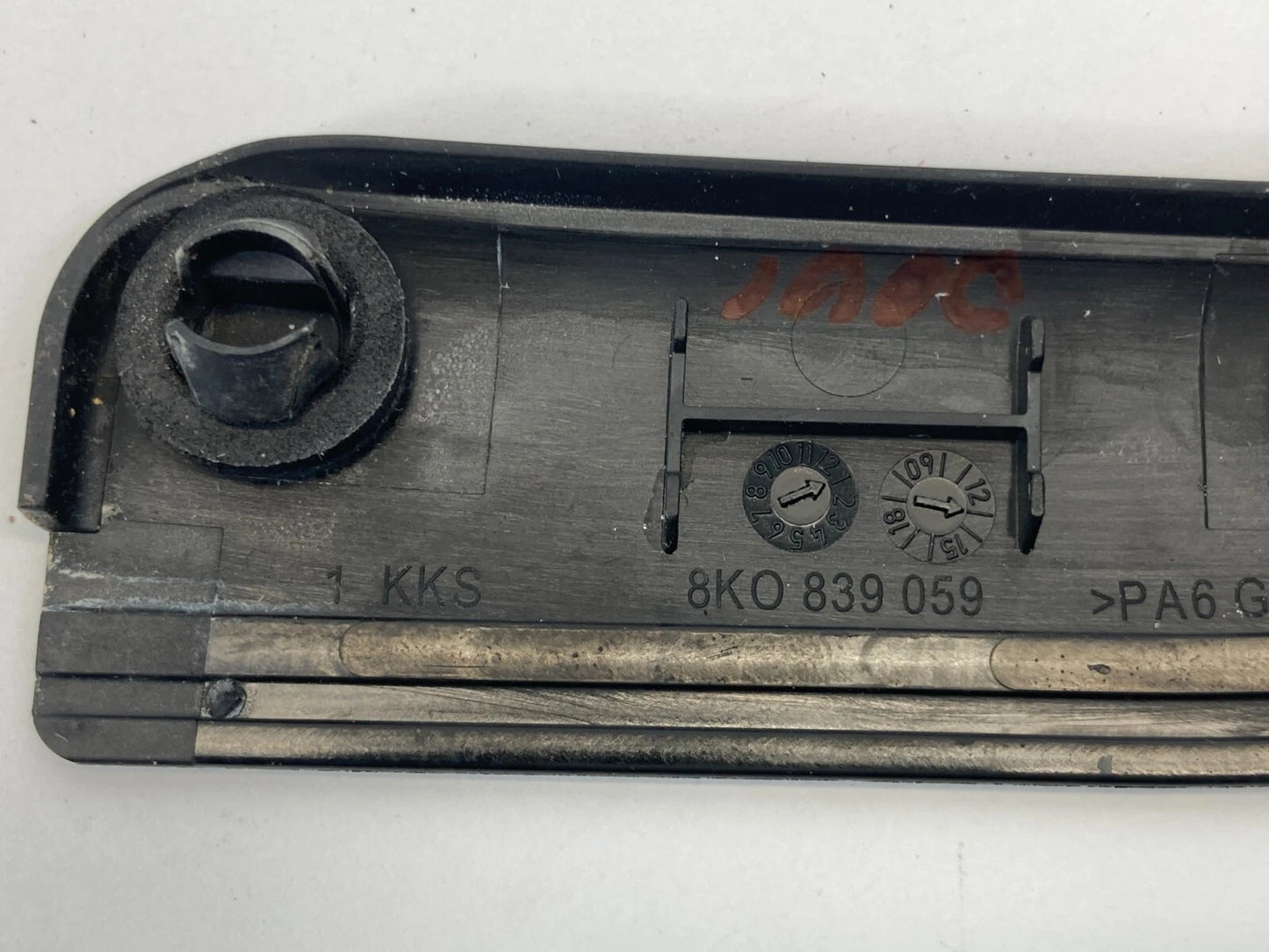 2009-2016 AUDI A4 REAR LEFT SIDE DOOR BRACKET END SEAL ASSY 8K0-839-059 OEM