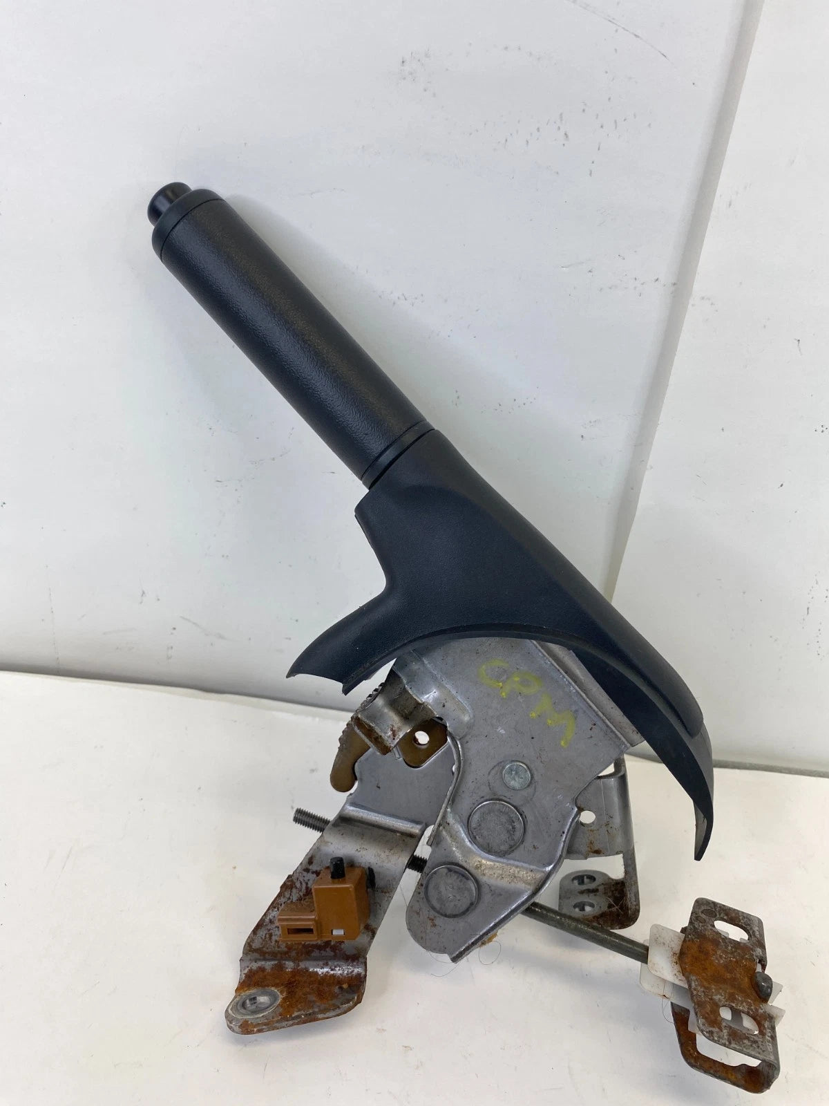 2007-2011 TOYOTA YARIS EMERGENCY PARKING BRAKE HANDLE LEVER ASSEMBLY OEM