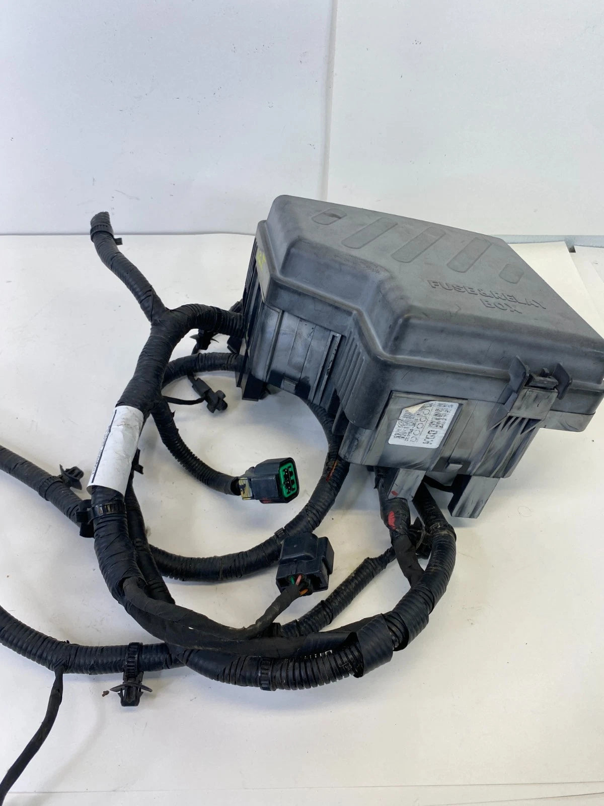 2010-2012 HYUNDAI SANTA FE 2.4L L4 A/T 4WD ENGINE COMPARTMENT FUSE RELAY BOX OEM
