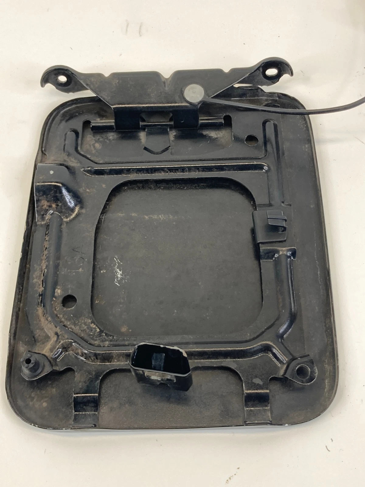 2011-2017 Nissan Quest SPORTS VAN Fuel Filler Door Gas Lid Cover w/ Cap OEM