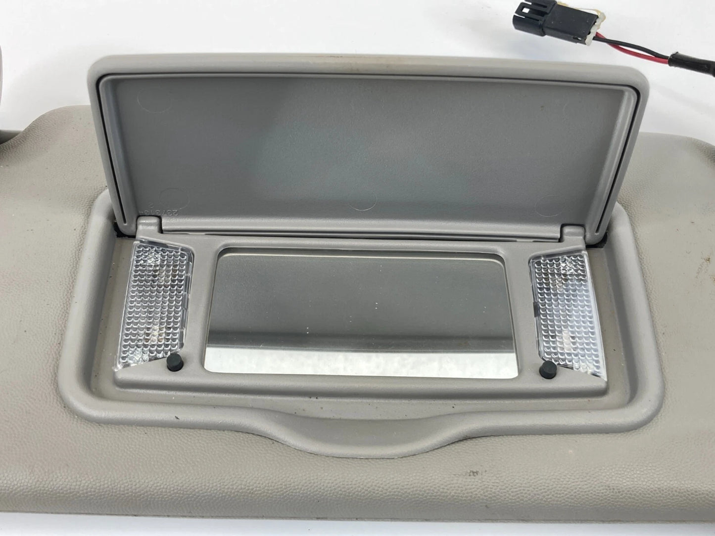 03-07 CADILLAC CTS RIGHT PASSENGER SIDE SUNVISOR SUN VISOR SHADE W ILLUMINATION