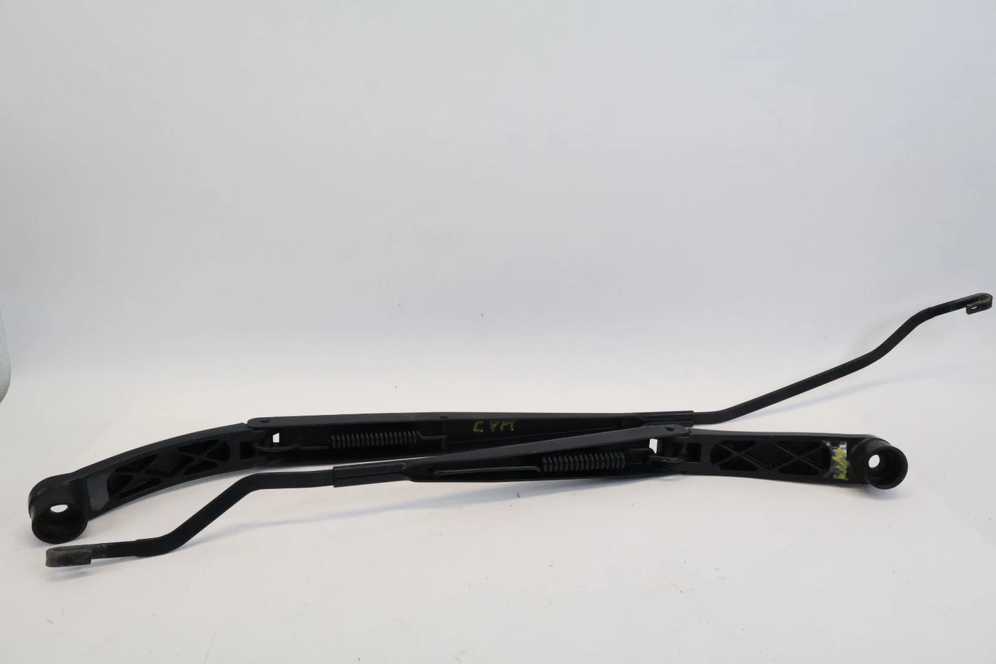 2012-2017 HYUNDAI ACCENT FRONT LEFT & RIGHT WINDSHIELD WIPER ARMS SET