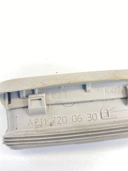 03-06 MERCEDES-BENZ E500 03-09 E320 E350 RIGHT DOOR VENT GRILLE FRAME 2117200630