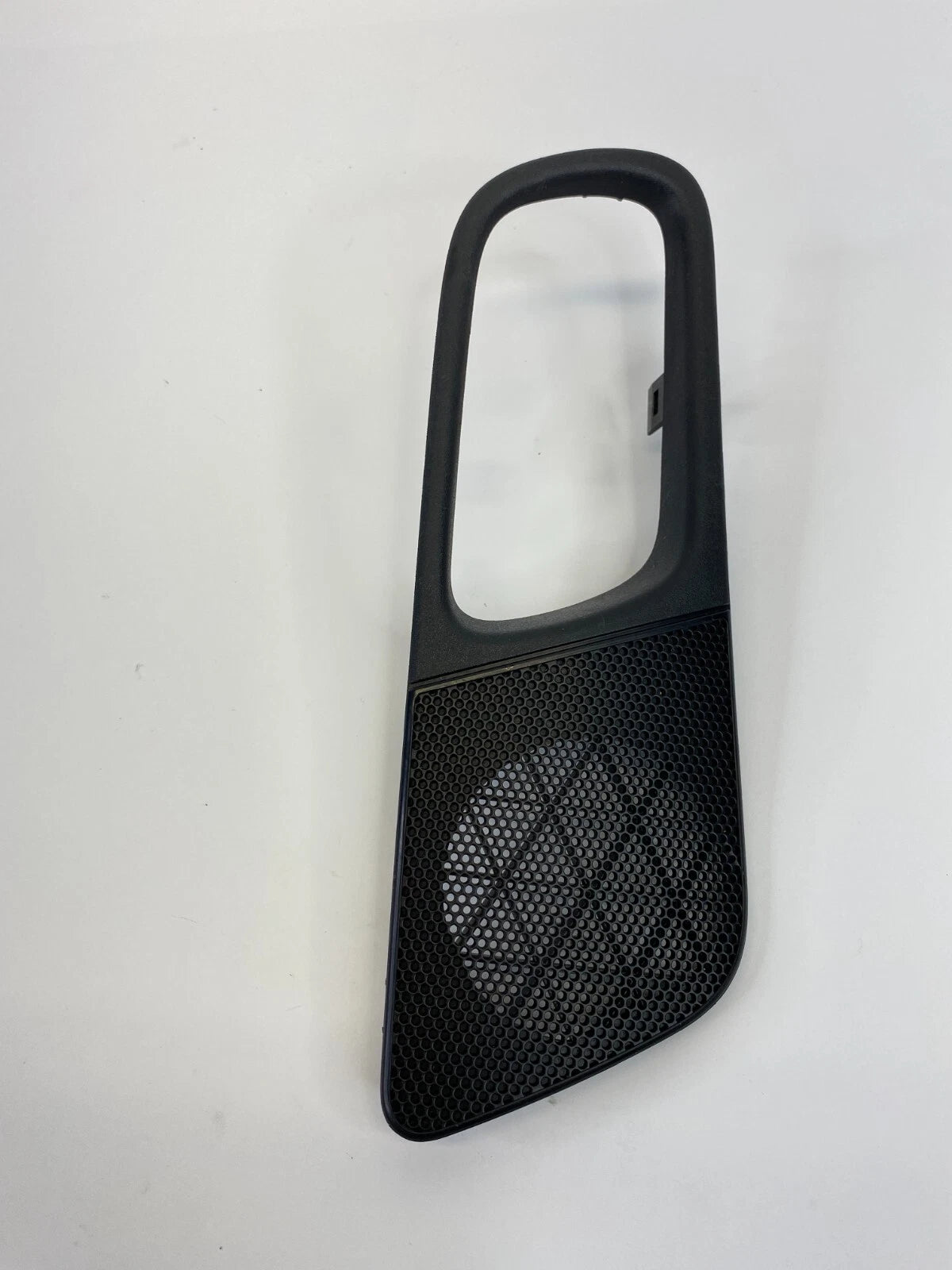 07 08 INFINITI G35 FRONT RIGHT SIDE INNER DOOR HANDLE SPEAKER COVER BEZEL OEM