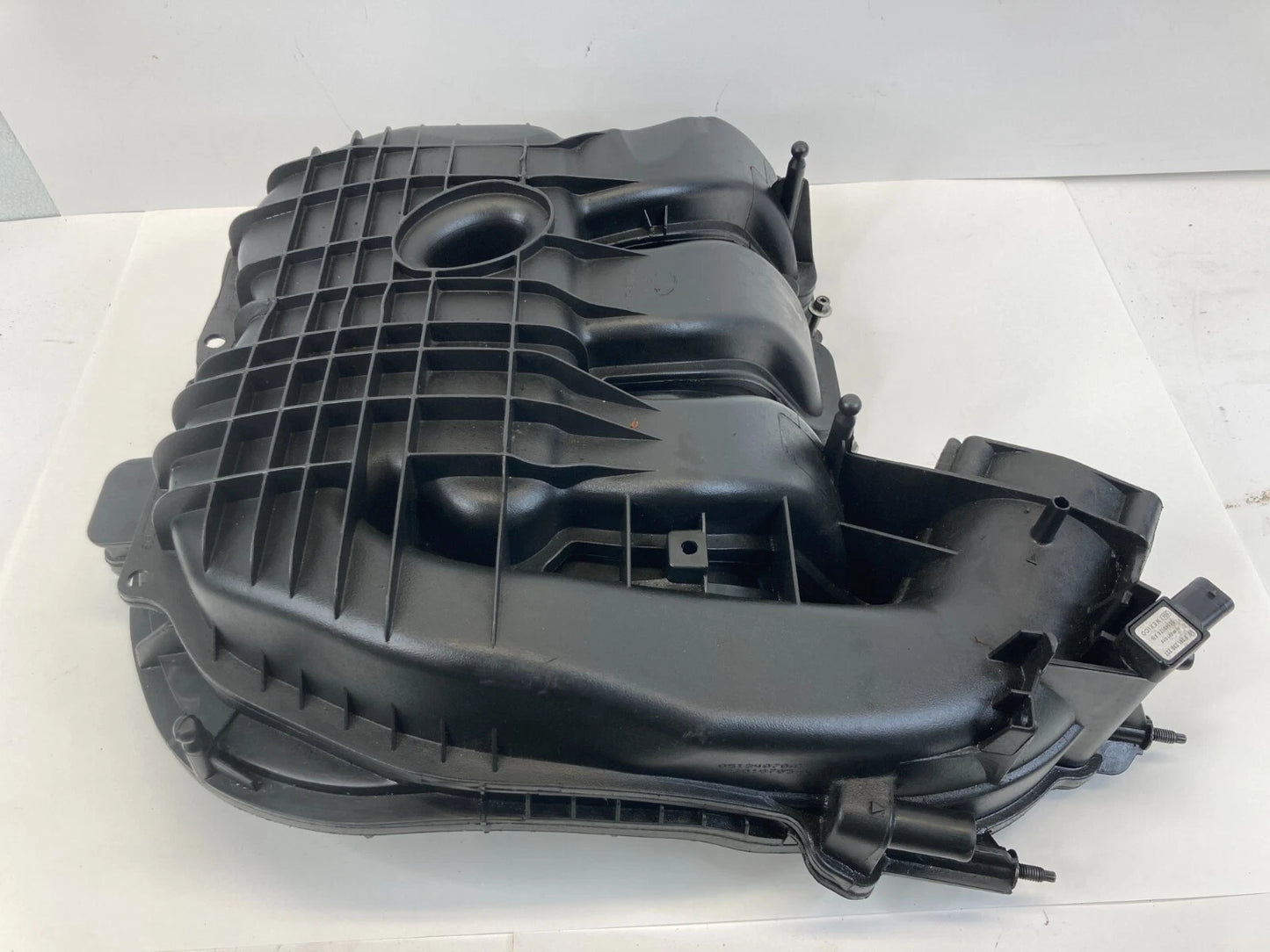 11-20 DODGE JEEP CHRYSLER TOWN & COUNTRY 3.6L INTAKE MANIFOLD UPPER PLENUM OEM