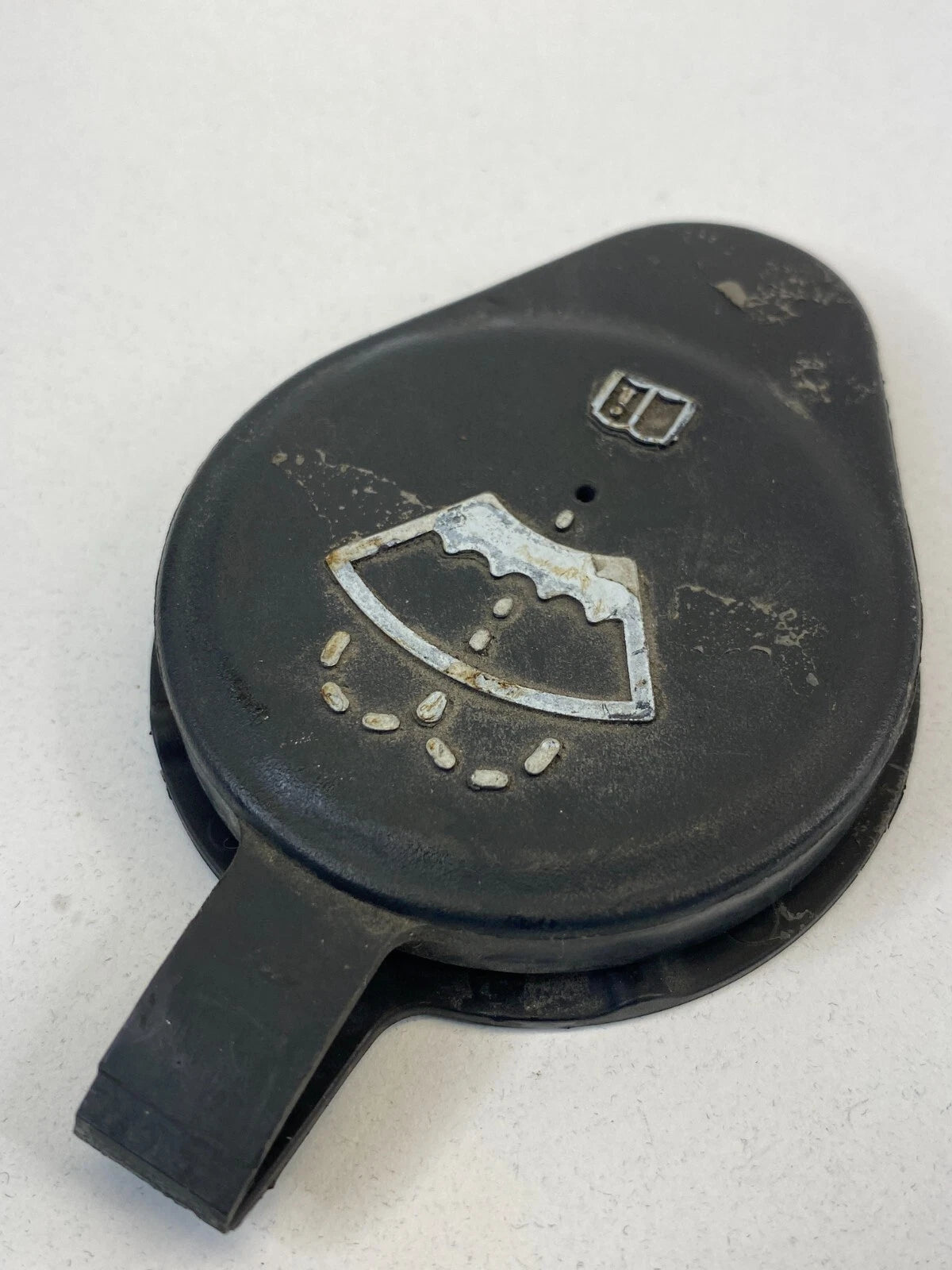 2002-2009 GMC ENVOY TRAILBLAZER WINDSHIELD WASHER FLUID RESERVOIR CAP LID COVER