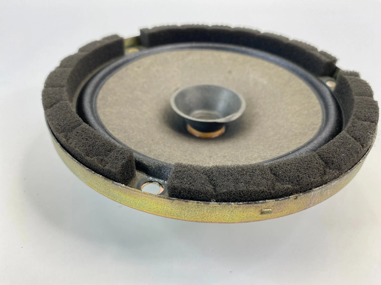 1999-2004 SUZUKI GRAND VITARA REAR LEFT SIDE DOOR AUDIO SPEAKER 090-0141-28