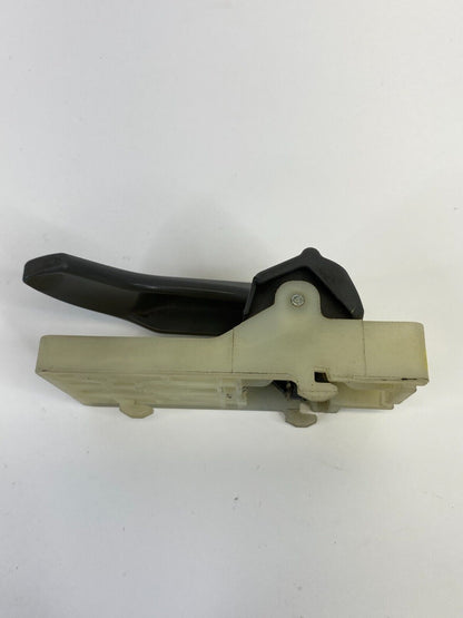 2008 2009 Hyundai Tucson Front Left Driver Side Interior Inner Door Handle OEM