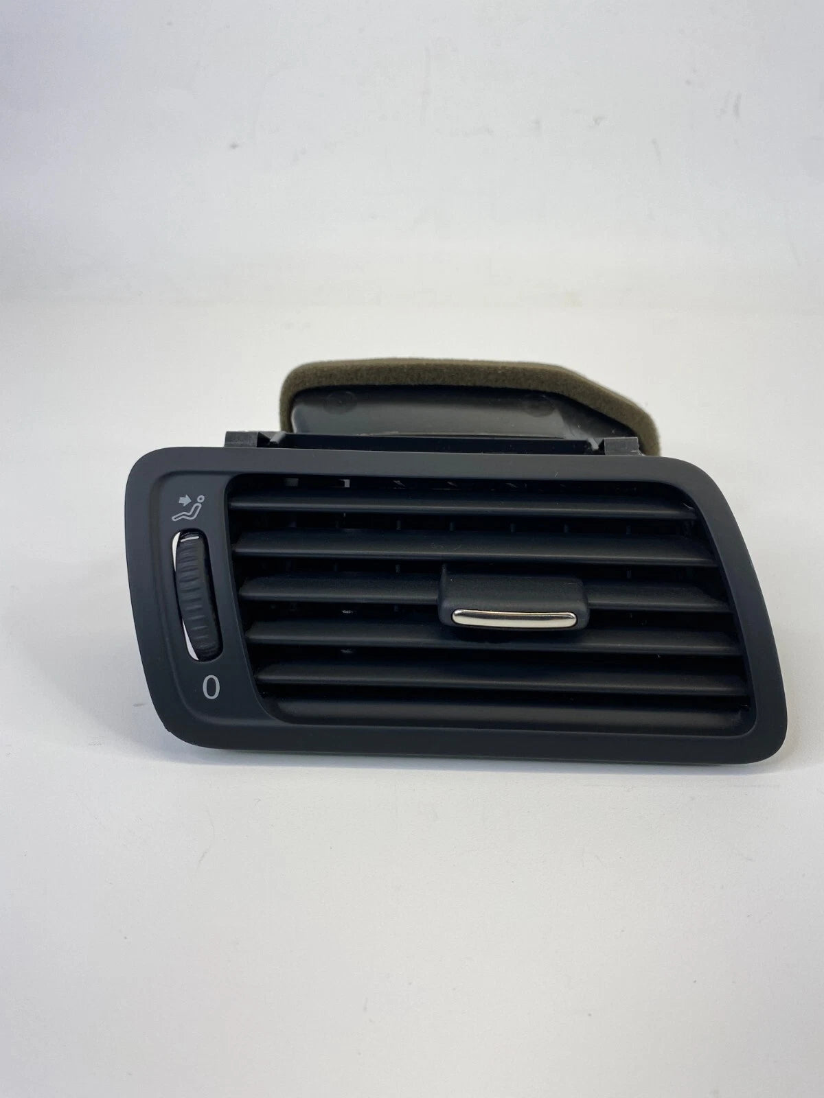 09-11 VOLKSWAGEN CC FRONT RIGHT PASSENGER SIDE OUTER DASH AIR VENT GRILLE ASSY