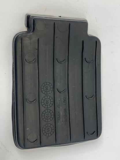2009-2014 VOLKSWAGEN ROUTAN CENTER CONSOLE UPPER RUBBER MAT INSERT WIP1EV70 OEM