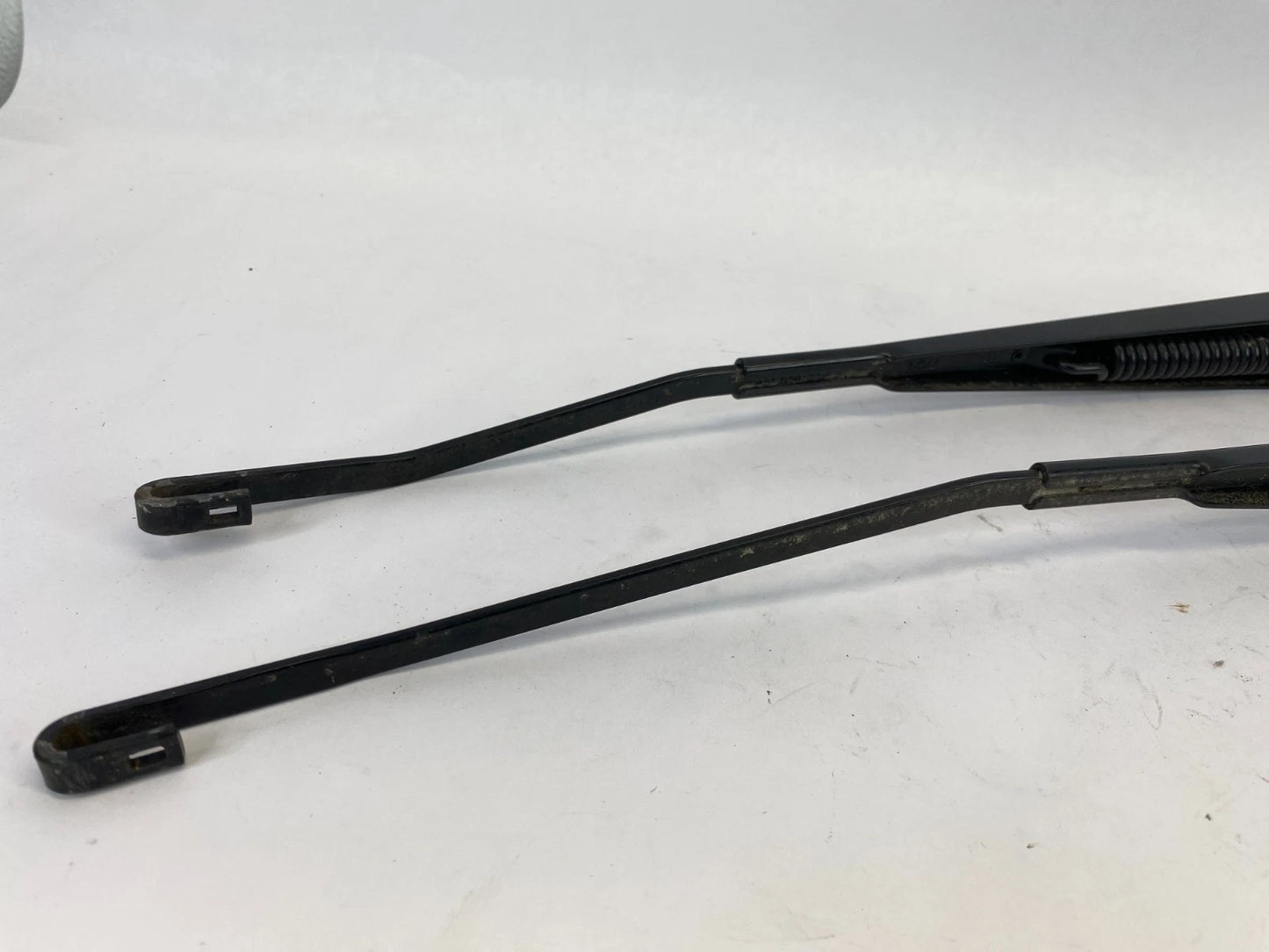 2010-2014 SUBARU OUTBACK LEGACY FRONT LEFT & RIGHT WINDSHIELD WIPER ARMS SET OEM