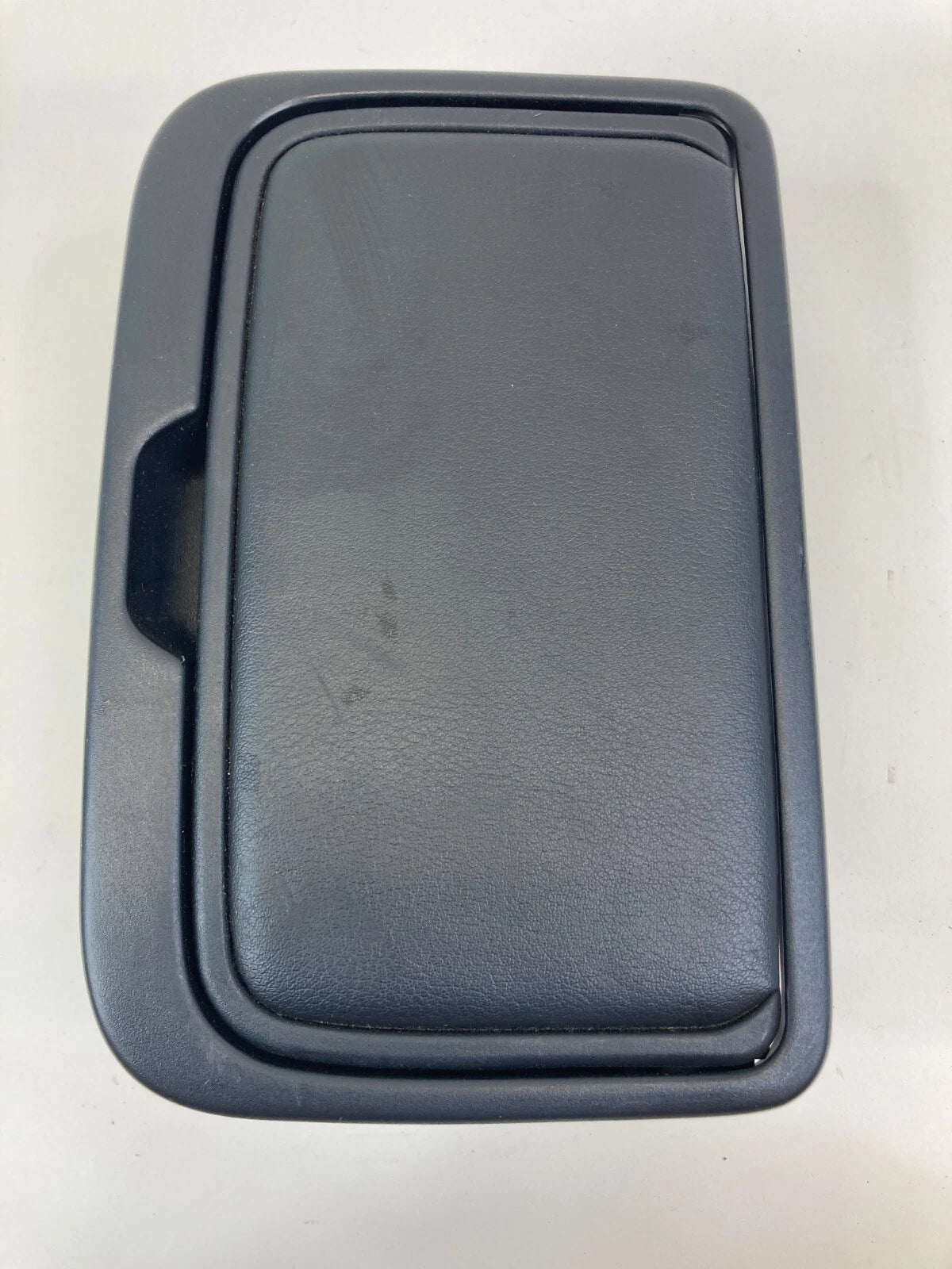 2002 2003 LEXUS ES300 REAR SEAT CENTER CONSOLE CUP HOLDER CUPHOLDER 72806-50020