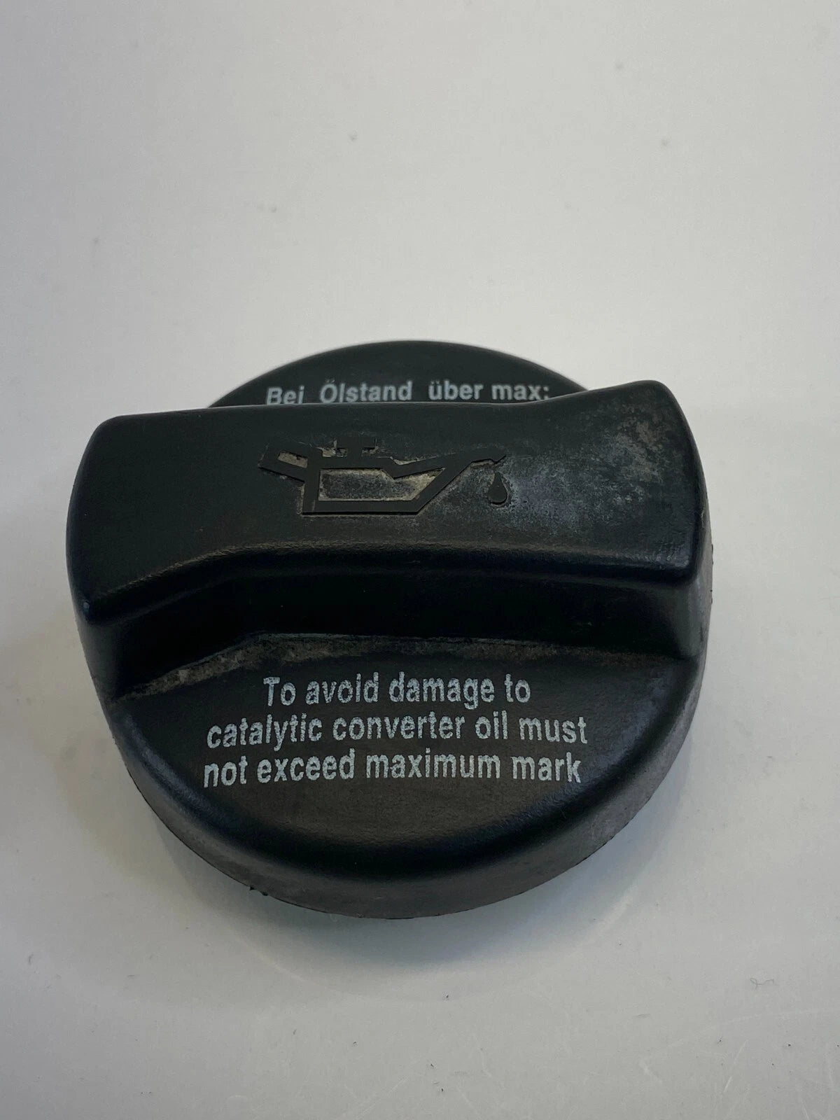 1998-2014 98-14 VOLKSWAGEN BEETLE ENGINE OIL FILLER FILL PLASTIC BLACK CAP OEM