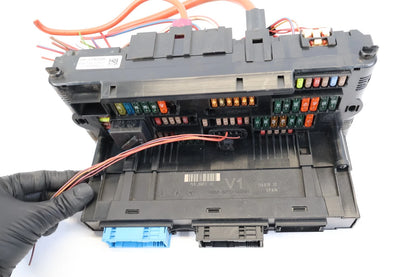 2012-2016 BMW 528i 2.0L L4 FRONT POWER FUSE DISTRIBUTION BOX MODULE OEM