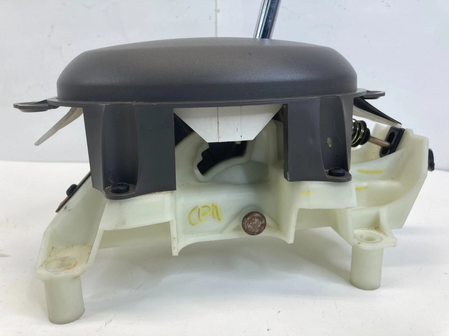 2003-2010 CHRYSLER PT CRUISER 2.4L AUTOMATIC TRANS GEAR SHIFTER LEVER ASSY OEM