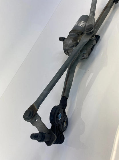 2007-2013 BMW X5 Front Windshield Wiper Linkage Motor 4418698 OEM