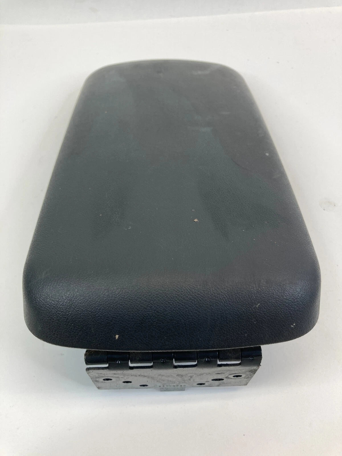 05 06 07 08 09 10 PONTIAC G6 CENTER CONSOLE ARMREST ARM REST LID COVER TOP OEM