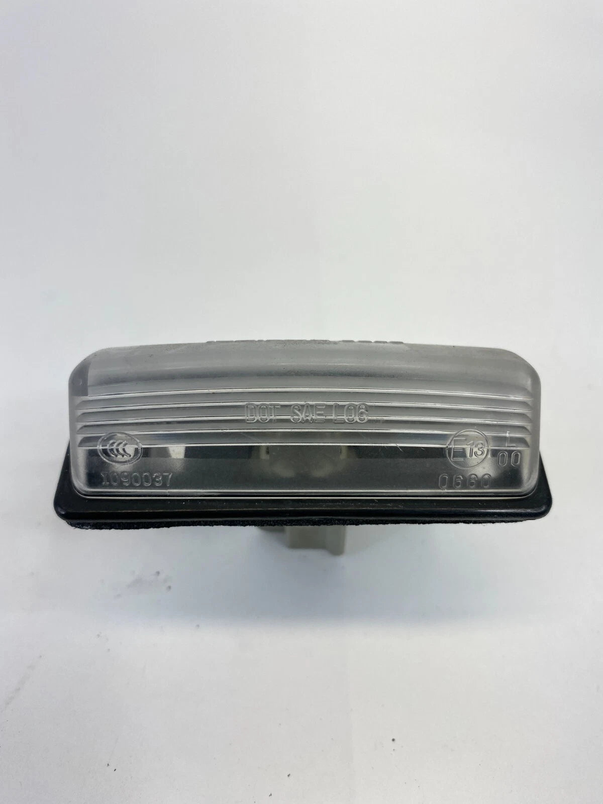 2008-2013 NISSAN ROGUE REAR TRUNK LICENSE PLATE LIGHT LAMP ASSEMBLY OEM