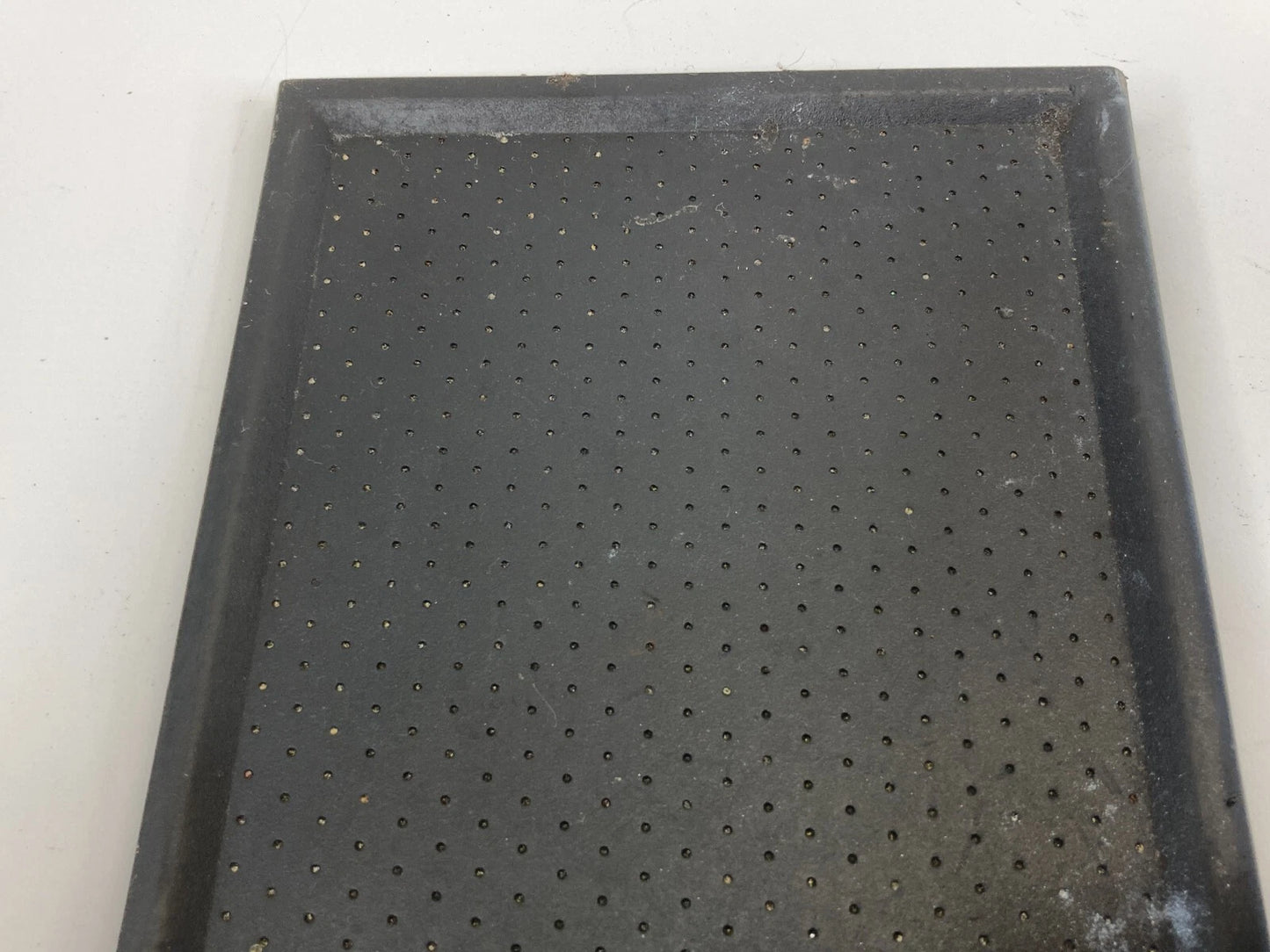 2004-2008 PONTIAC GRAND PRIX CENTER CONSOLE STORAGE RUBBER MAT INSERT 1002565
