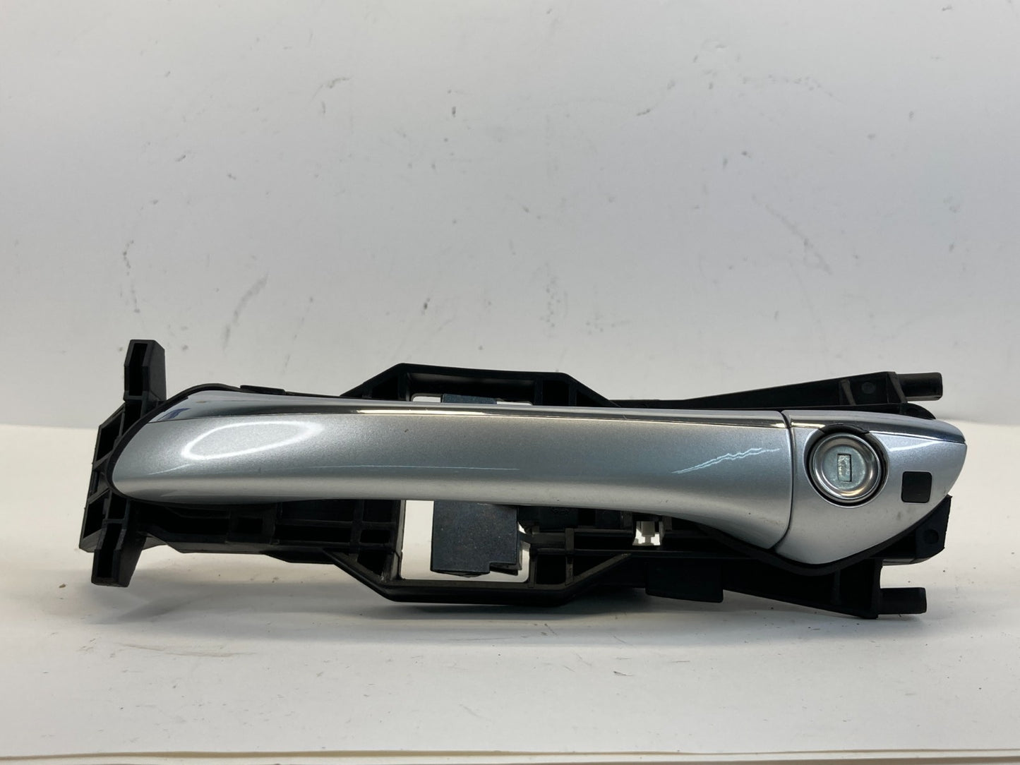 2006 Mercedes-Benz CLS500 Front Left Driver Side Exterior Door Handle OEM